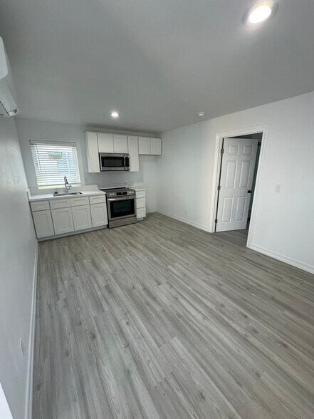 More Photos Of 1235 Clavel Ave, Ventura Apartments For Sale
