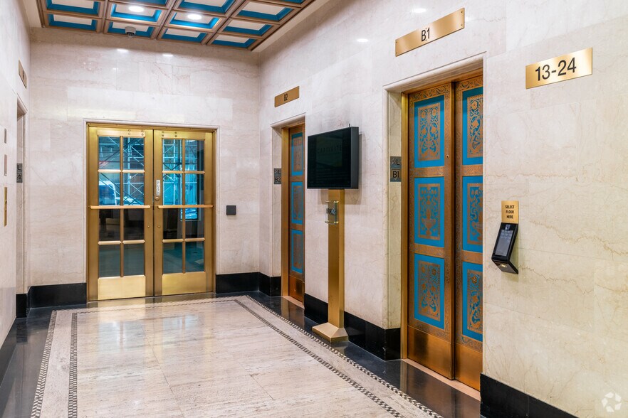 More Photos Of 225 Broadway, New York Office For Lease