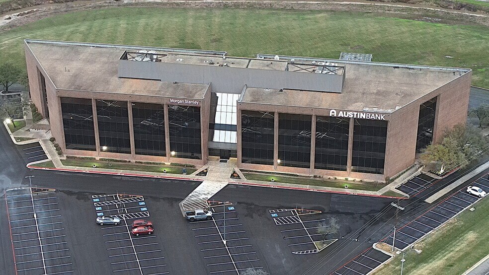 Primary Photo Of 911 W Loop 281, Longview Office For Lease