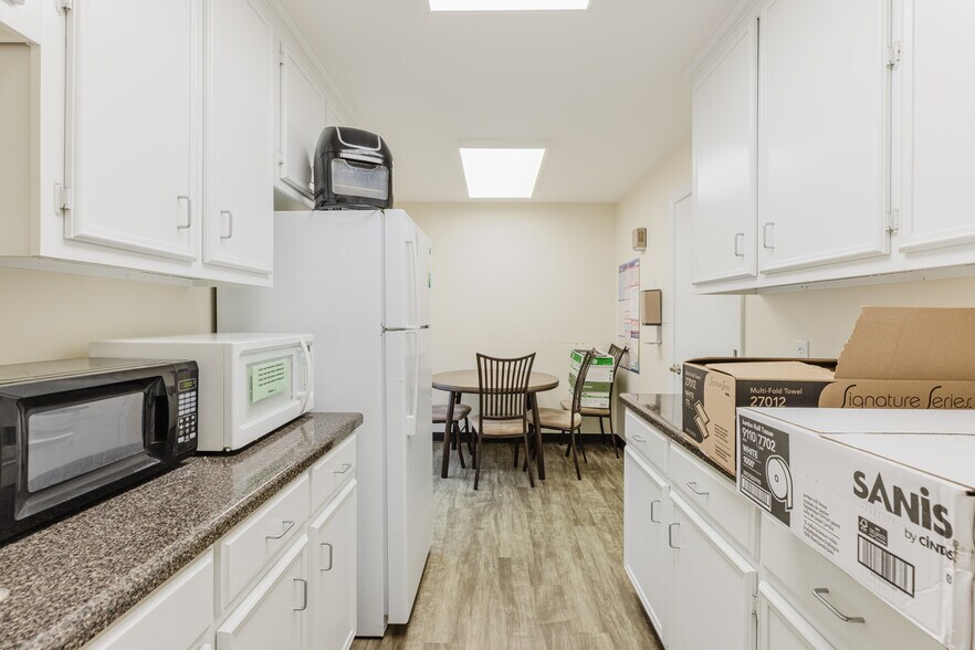 More Photos Of 412 E 4th Ave, Cordele Healthcare For Sale