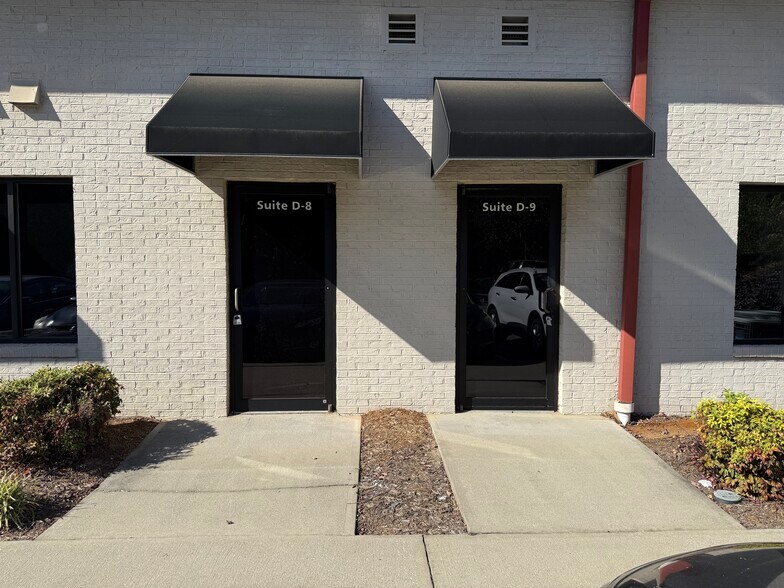 More Photos Of 319 Garlington Rd, Greenville Light Distribution For Lease