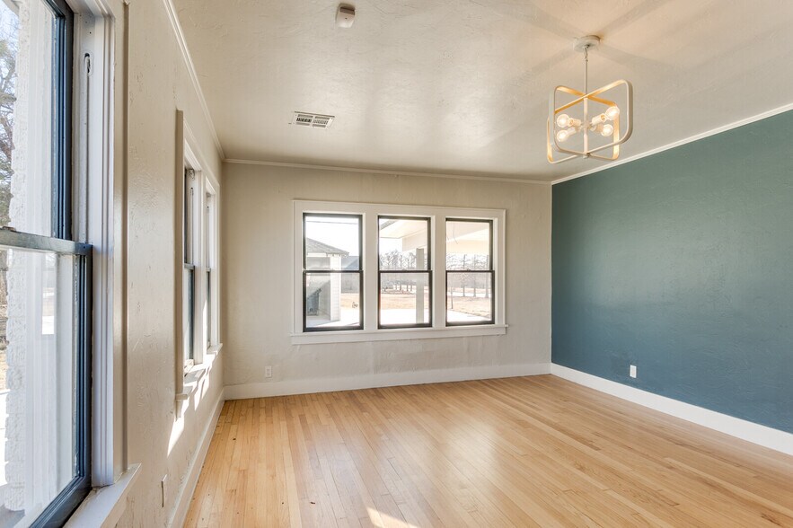 More Photos Of 608 E Eubanks St, Oklahoma City Office For Sale