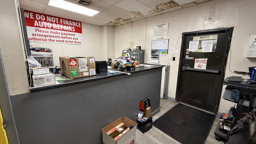 More Photos Of 124 3rd St, Allentown Auto Dealership For Lease