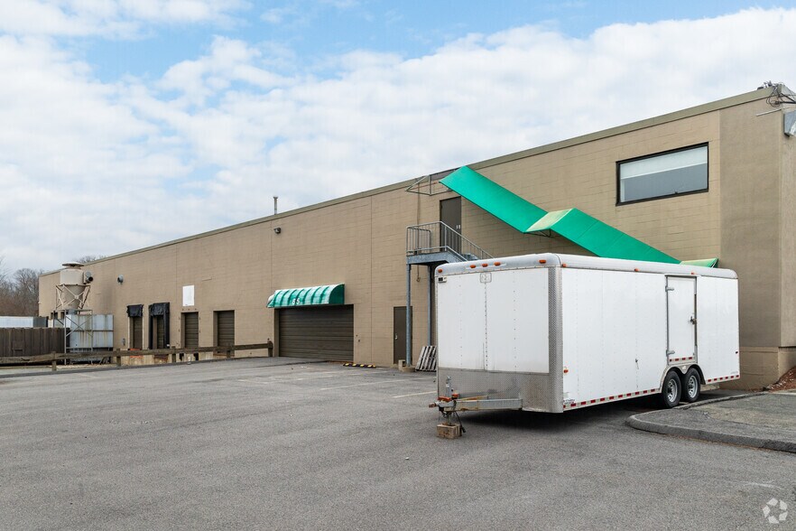 More Photos Of 85 Astor Ave, Norwood Warehouse For Lease