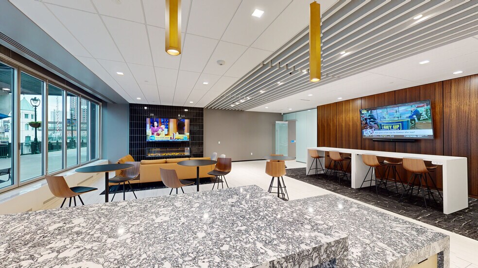 More Photos Of 111 E Wisconsin Ave, Milwaukee Office For Lease