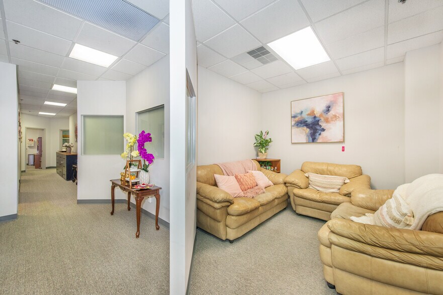 More Photos Of 504 Hamburg Tpke, Wayne Medical For Sale