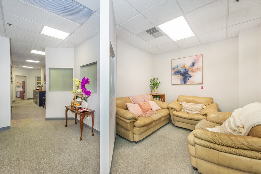 More Photos Of 504 Hamburg Tpke, Wayne Medical For Sale