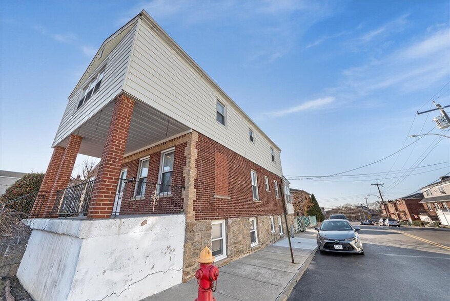 More Photos Of 30 College Pl, Yonkers Multifamily For Sale
