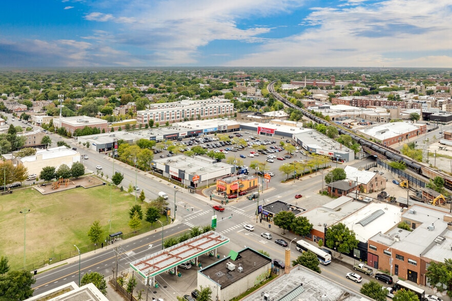 More Photos Of 800 N Kedzie Ave, Chicago Unknown For Lease