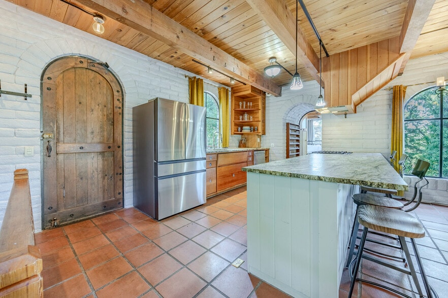 More Photos Of 1820 E 28th Ave, Eugene Multifamily For Sale