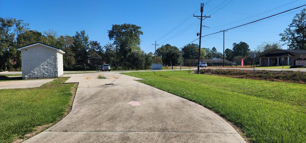 More Photos Of 37044 Perkins Rd, Prairieville Land For Lease