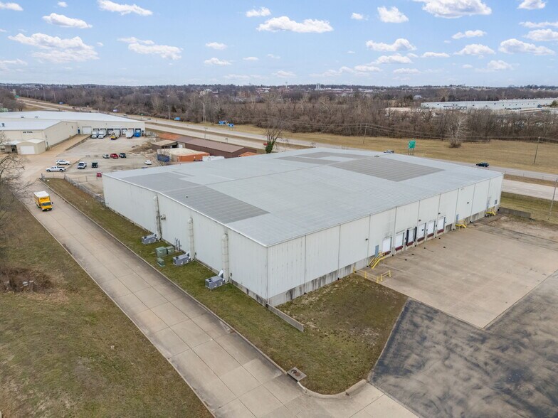 More Photos Of 1500 Dismuke Dr, Farmington Distribution For Sale