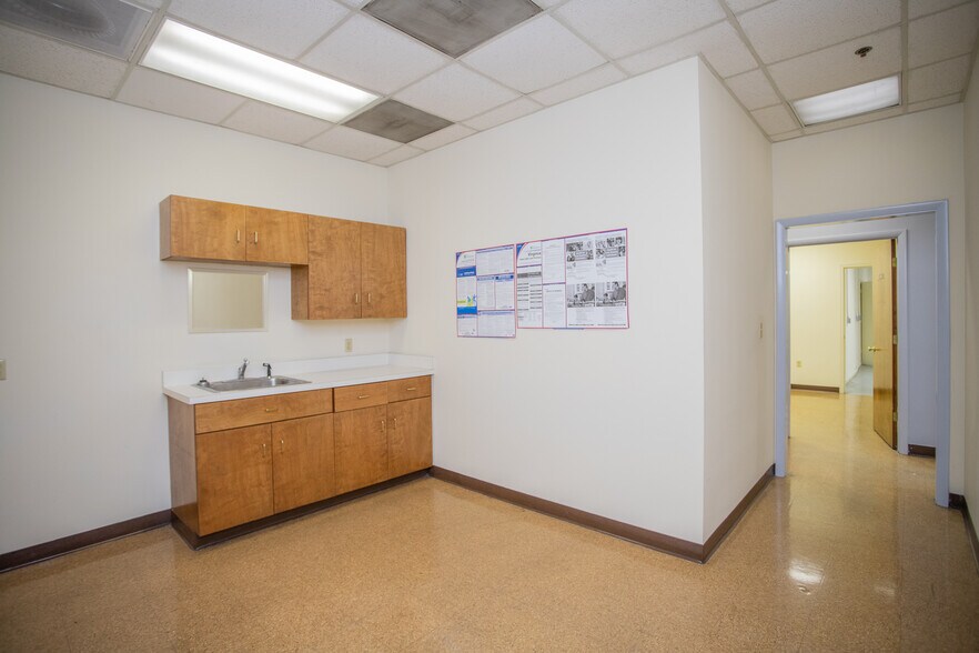 More Photos Of 80 American Wy, Natural Bridge Station Industrial For Lease