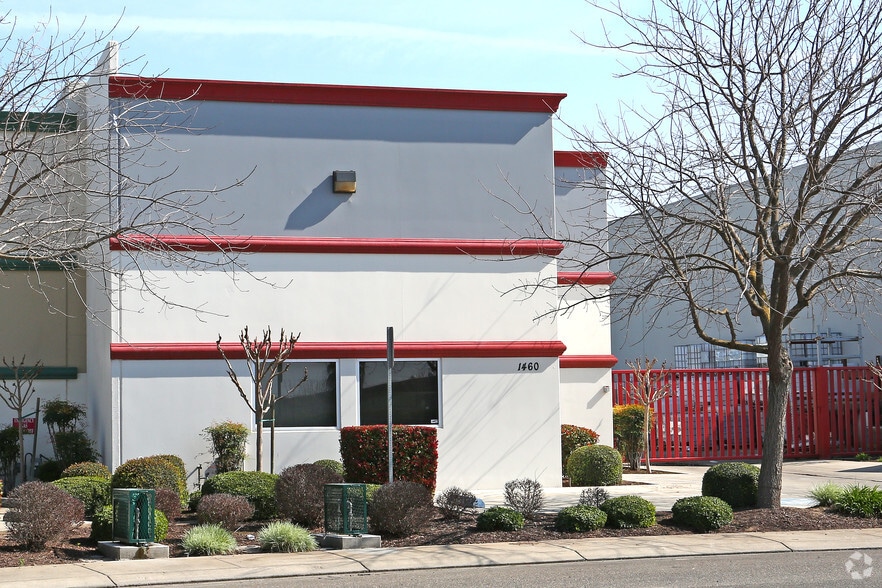 More Photos Of 1460 Venture Ln, Turlock Warehouse For Lease