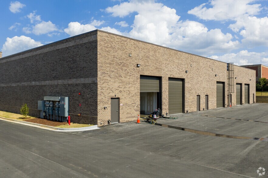 More Photos Of 4187 Tanners Creek Dr, Flowery Branch Warehouse For Lease