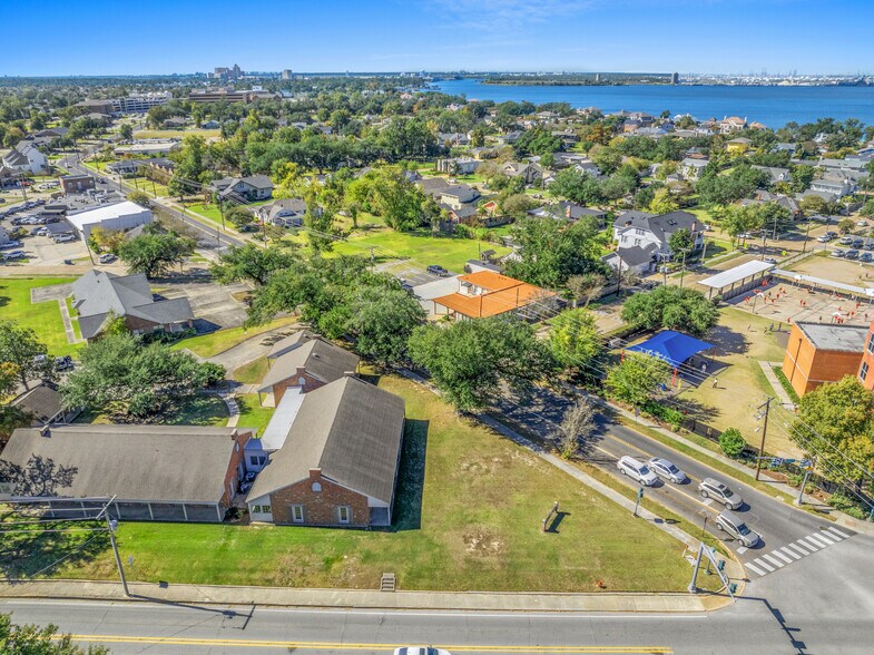 More Photos Of 1628 Ryan St, Lake Charles Office For Lease