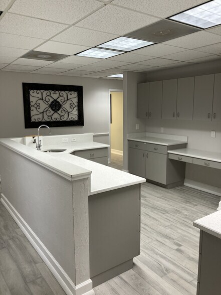 More Photos Of 900 Pine St, Englewood Medical For Sale