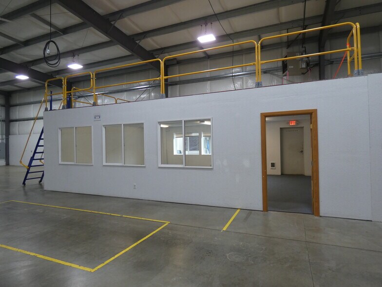 More Photos Of 281 W Business Park Loop, Shelton Warehouse For Lease