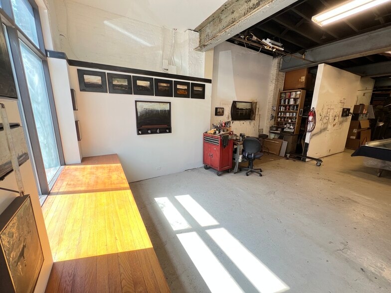 More Photos Of 1438-1442 Light St, Baltimore Showroom For Sale
