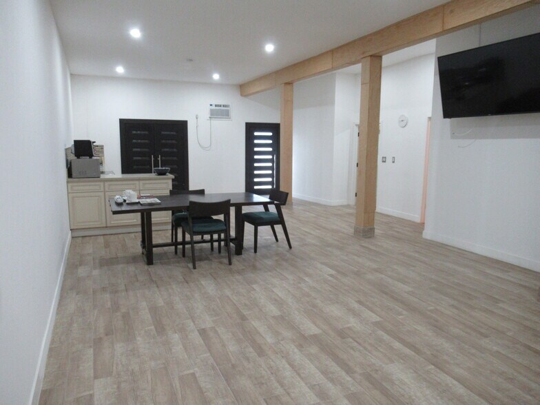 More Photos Of 1820 E Rosecrans Ave, Compton Storefront For Sale