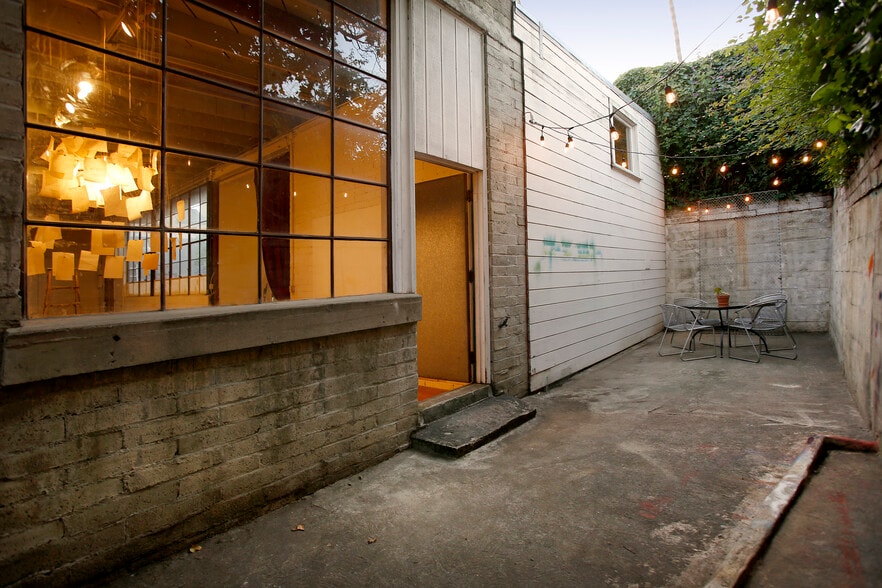 More Photos Of 2944-2946 Macarthur Blvd, Oakland Flex For Sale