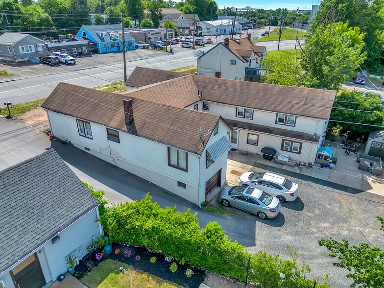 More Photos Of 129 Amboy Ave, Woodbridge Apartments For Sale