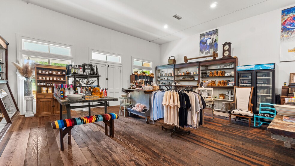 More Photos Of 1010 Conway St, Washington Specialty For Sale