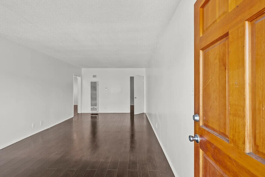 More Photos Of 4015 Palmwood Dr, Los Angeles Apartments For Sale