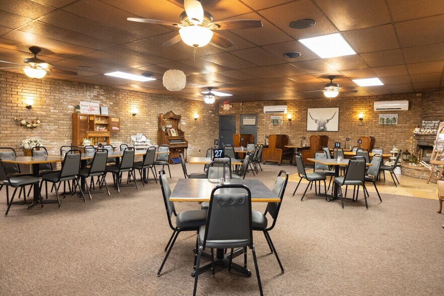 More Photos Of 103 W Main St, Hardwick Restaurant For Sale