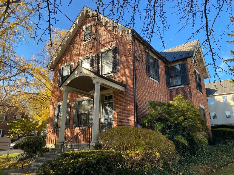 Primary Photo Of 201 N Main St, Nazareth Office For Lease