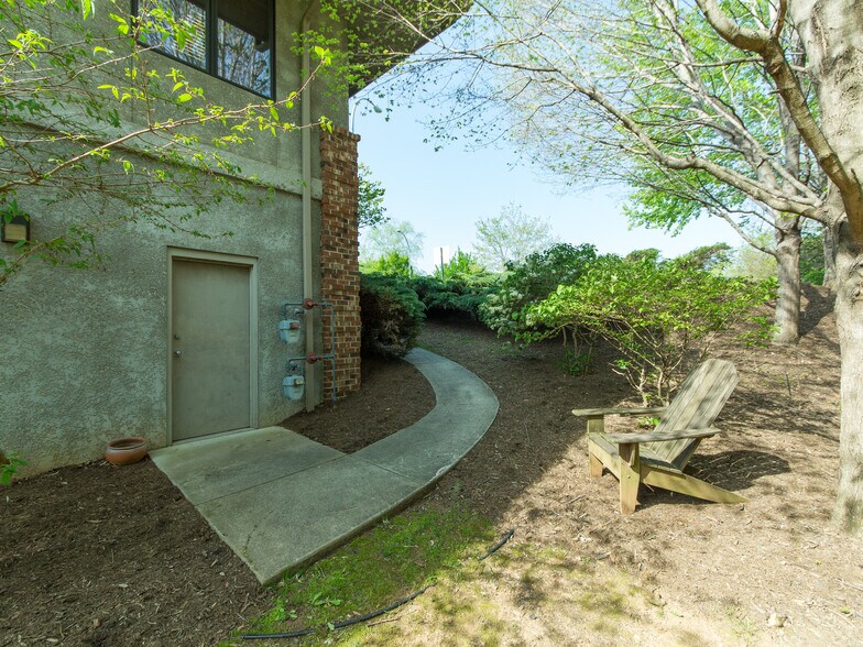 More Photos Of 900A Centrepark Dr, Asheville Medical For Sale