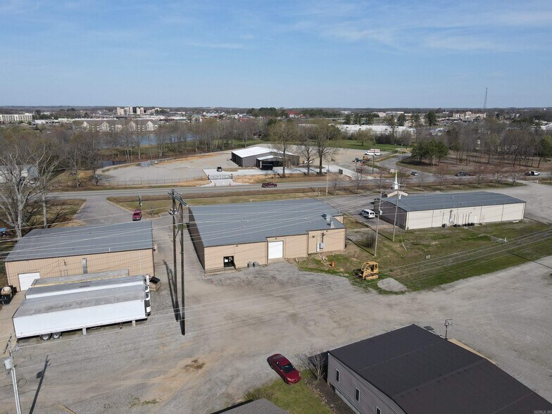 More Photos Of 418 Eastline Rd, Searcy Light Distribution For Sale