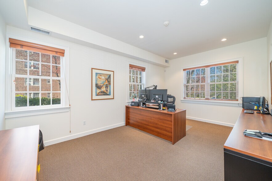 More Photos Of 117 Pondfield Rd, Bronxville Freestanding For Sale