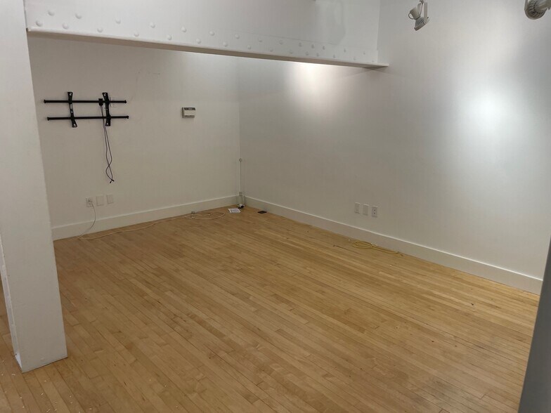 More Photos Of 8800-8850 Venice Blvd, Los Angeles General Retail For Lease