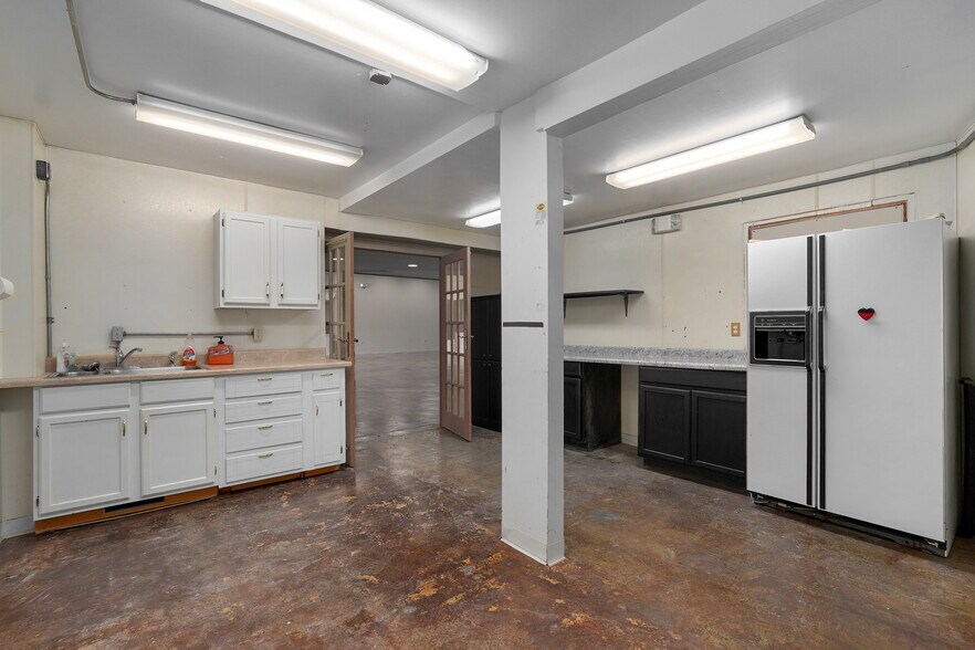 More Photos Of 11966 State Hwy 13, Kimberling City General Retail For Sale
