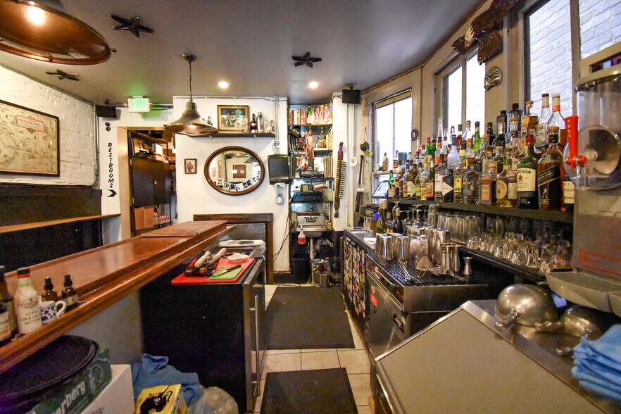 More Photos Of 2337 18th St NW, Washington Storefront Retail Residential For Lease