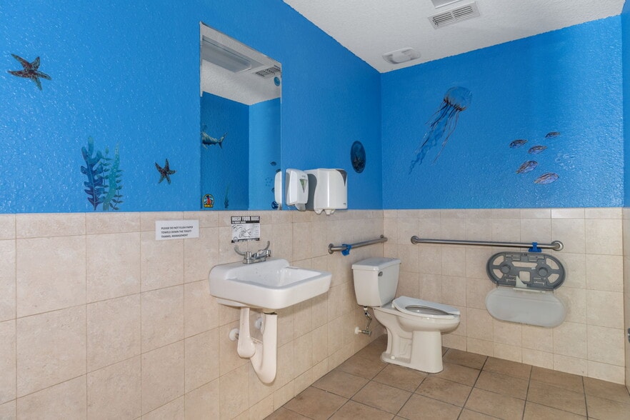 More Photos Of 5000 Calienta St, Hernando Beach Marina For Sale