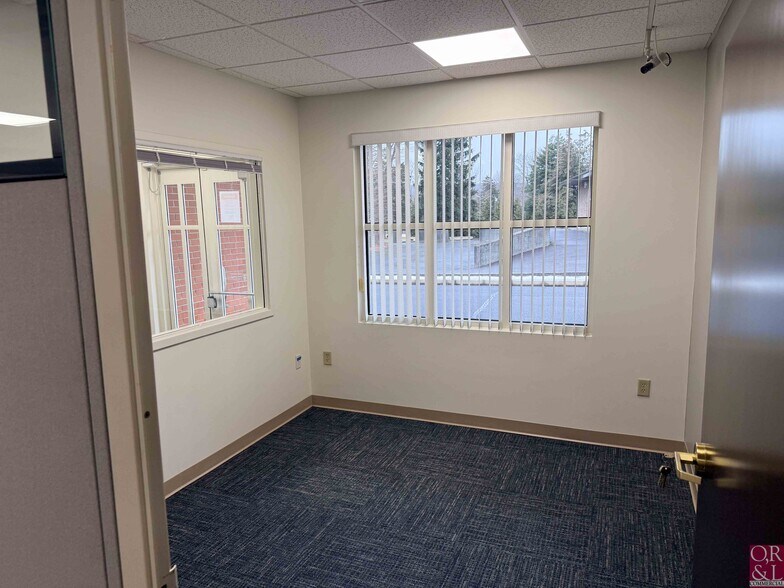 More Photos Of 1009 New Haven Rd, Naugatuck Bank For Sale