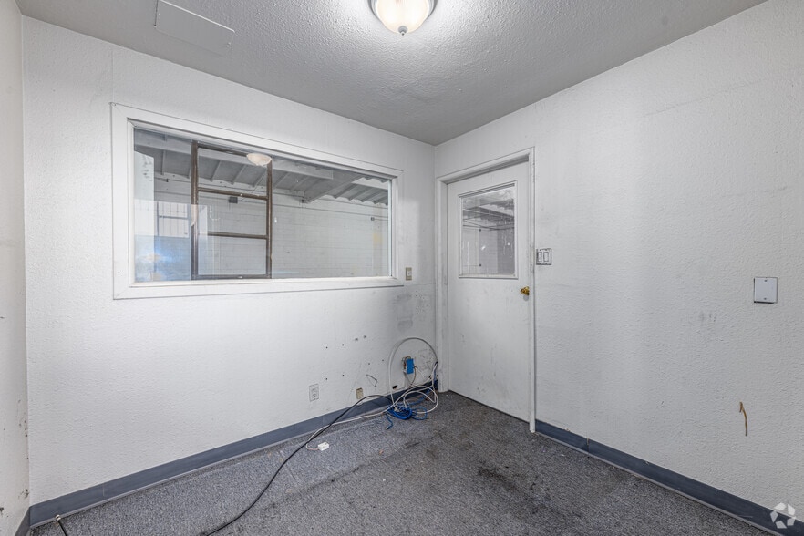 More Photos Of 12311 Woodruff Ave, Downey Unknown For Lease
