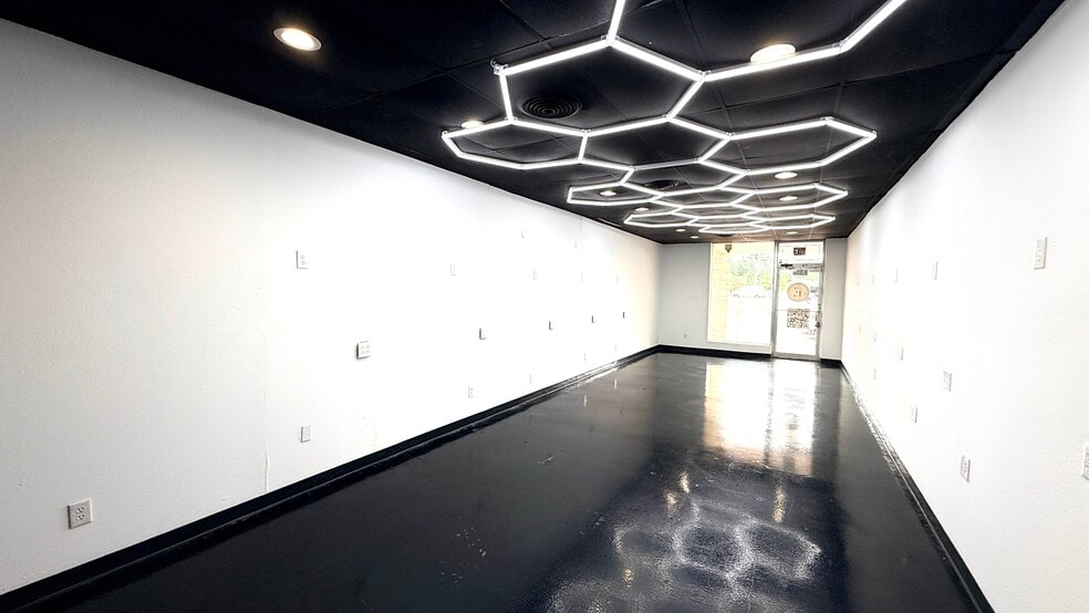 More Photos Of 713 W Southwest Loop 323, Tyler Unknown For Lease