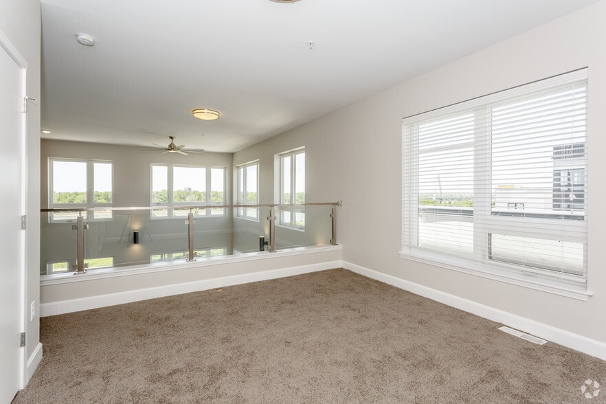 More Photos Of 1000 Berkley Pky, Kansas City Apartments For Sale