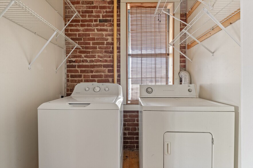 More Photos Of 116-118 N Main St, Sand Springs Storefront Retail Residential For Sale