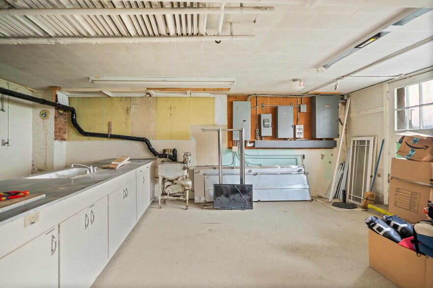 More Photos Of 508 E Main Ave, Chewelah Office For Sale