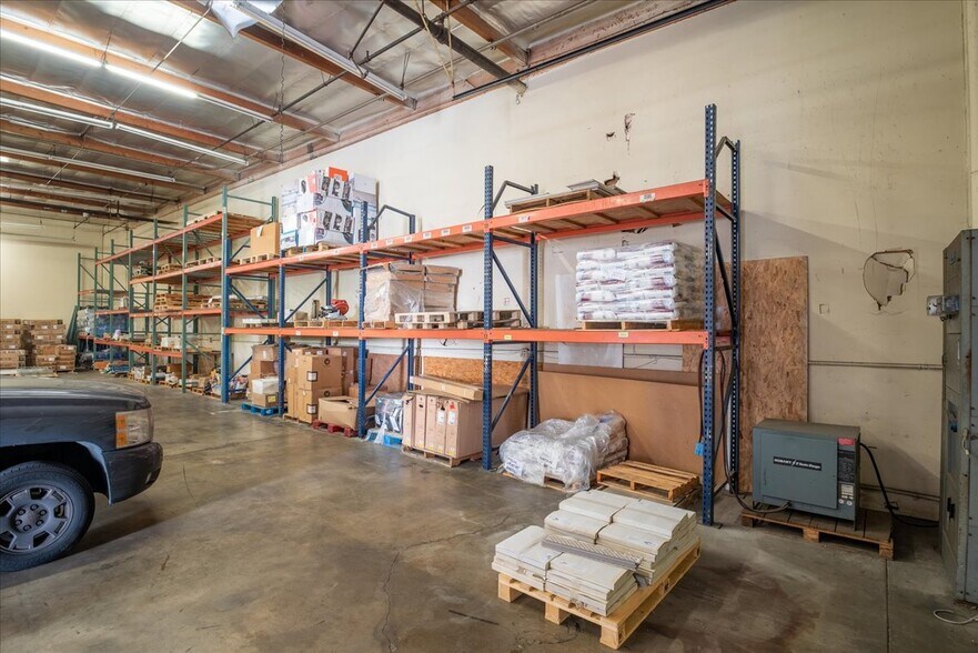 More Photos Of 800-810 N Grand Ave, Covina Light Manufacturing For Lease