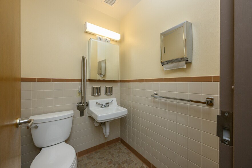 More Photos Of 2812 Harvard Ave NW, Canton Assisted Living For Sale