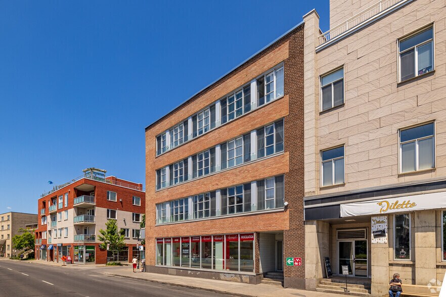 More Photos Of 7345 Boul Saint-Laurent, Montréal Storefront Retail Residential For Sale