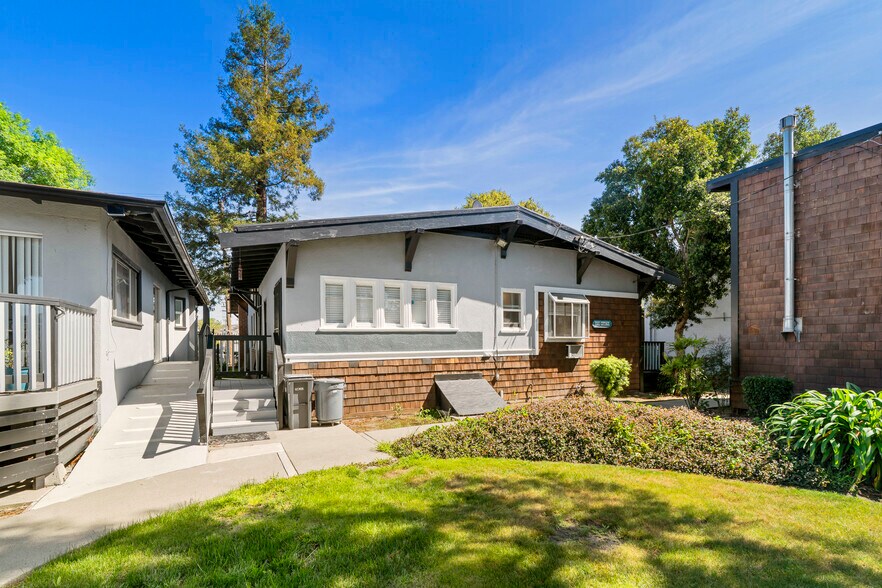 More Photos Of 22427 Montgomery St, Hayward Congregate Senior Housing For Sale