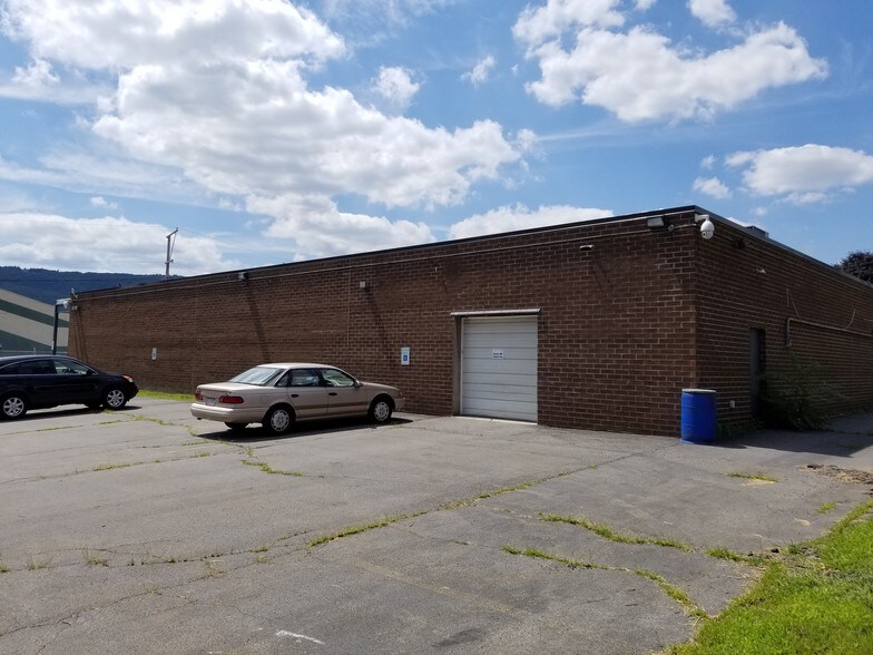 More Photos Of 302 N Empire Ct, Wilkes Barre General Retail For Lease