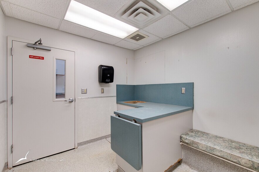 More Photos Of 3981 Ridgemont Dr, Abilene Storefront Retail Office For Sale