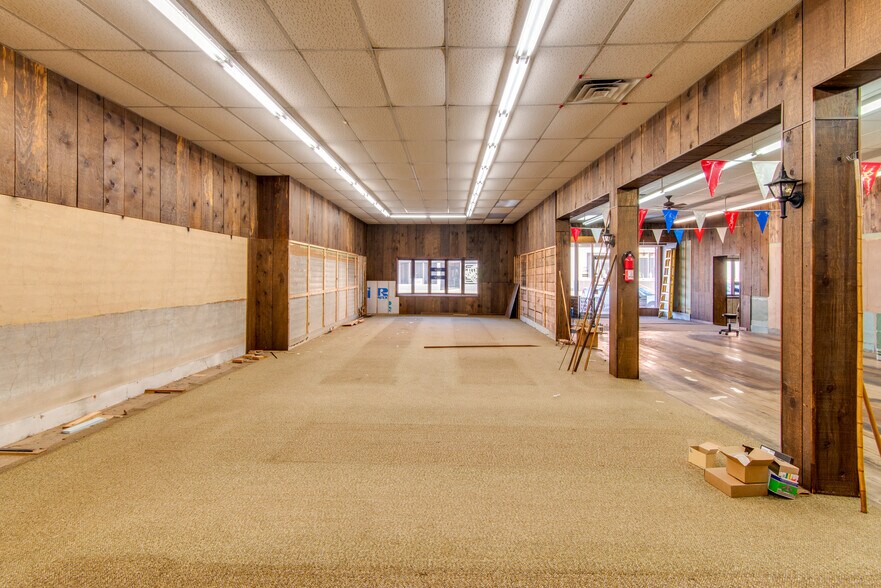 More Photos Of 128-130 N Mill St, Saint Louis General Retail For Sale